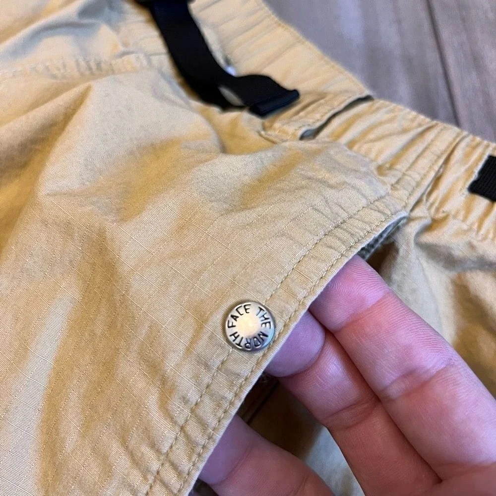 North Face Tan Athletic Cargo Shorts Men‎ Medium Bin E-0